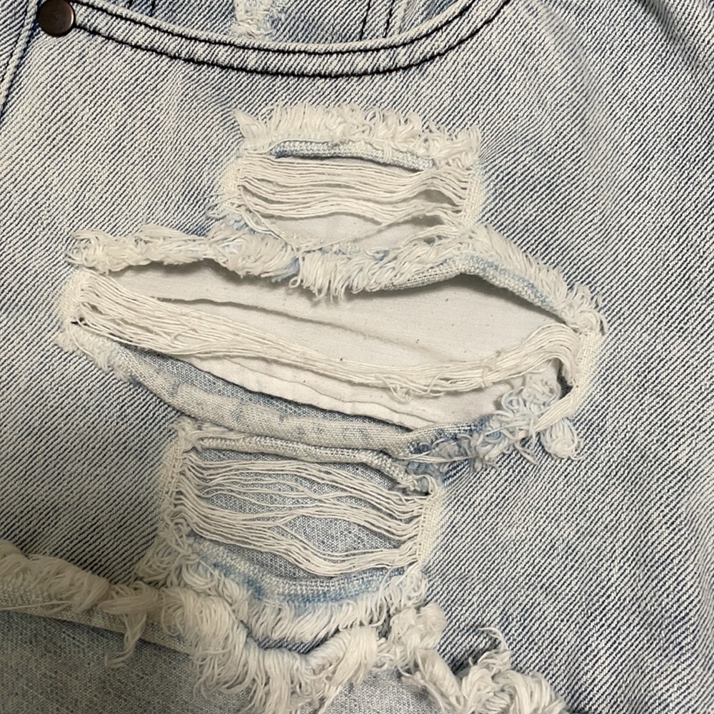 Shorts - Picture 4 of 4